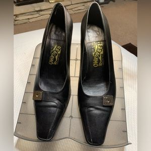 Salvatore Ferragamo leather pumps